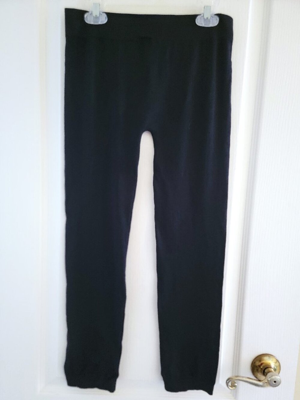 PINK ROSE BLACK CAPRI LEGGING